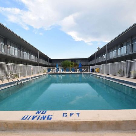 Days Inn By Wyndham Stuart Exterior photo